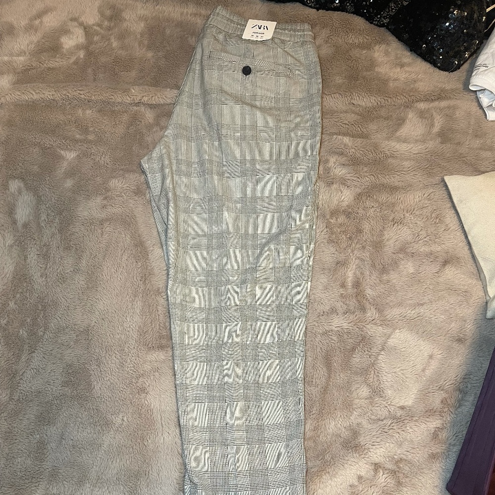 Zara| Men's Jogger Fit | Medium